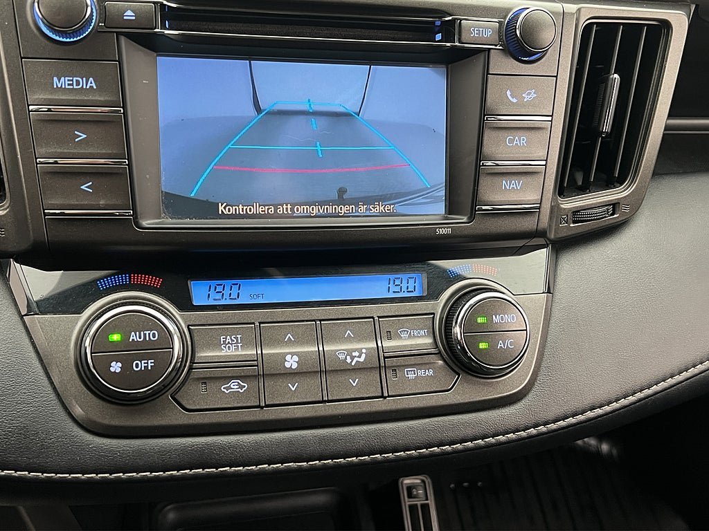 Vehicle Image 28