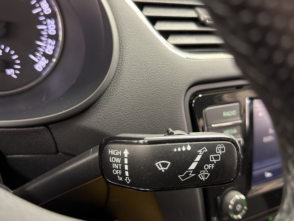 Vehicle Image 28
