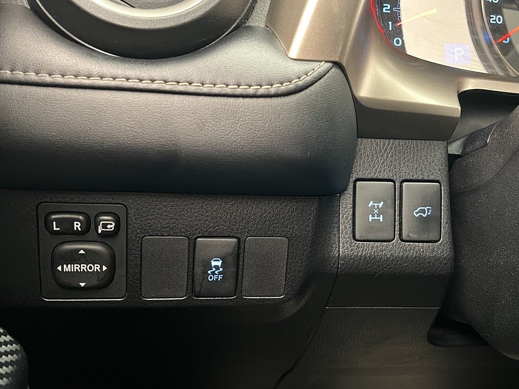 Vehicle Image 35