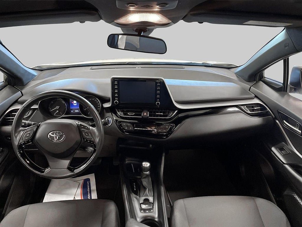 Vehicle Image 12