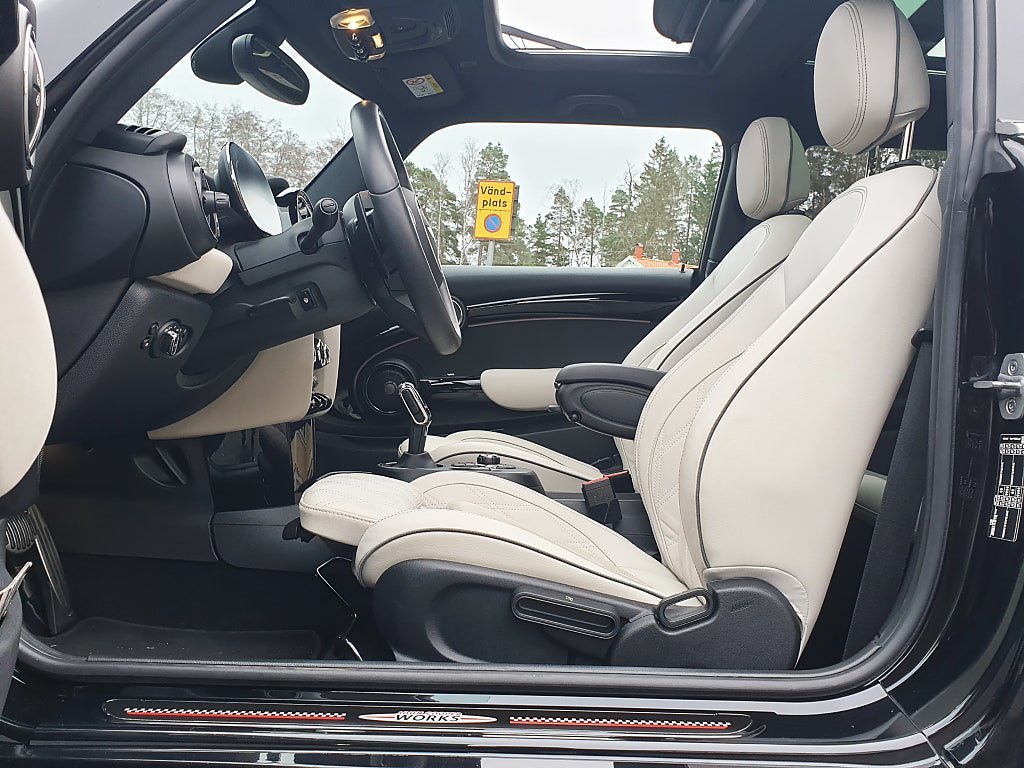 Vehicle Image 28
