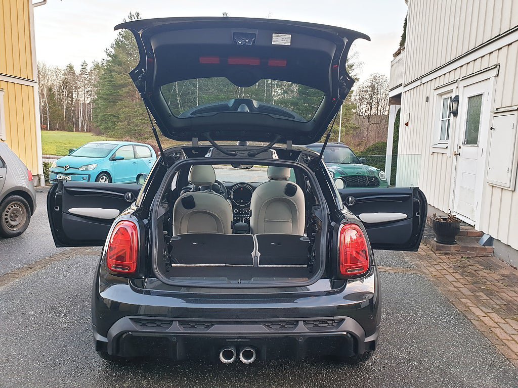 Vehicle Image 32