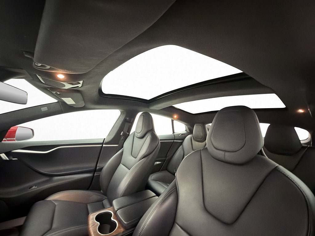 Vehicle Image 13