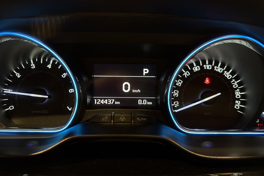 Vehicle Image 12