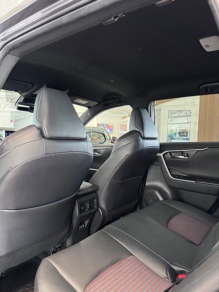 Vehicle Image 18
