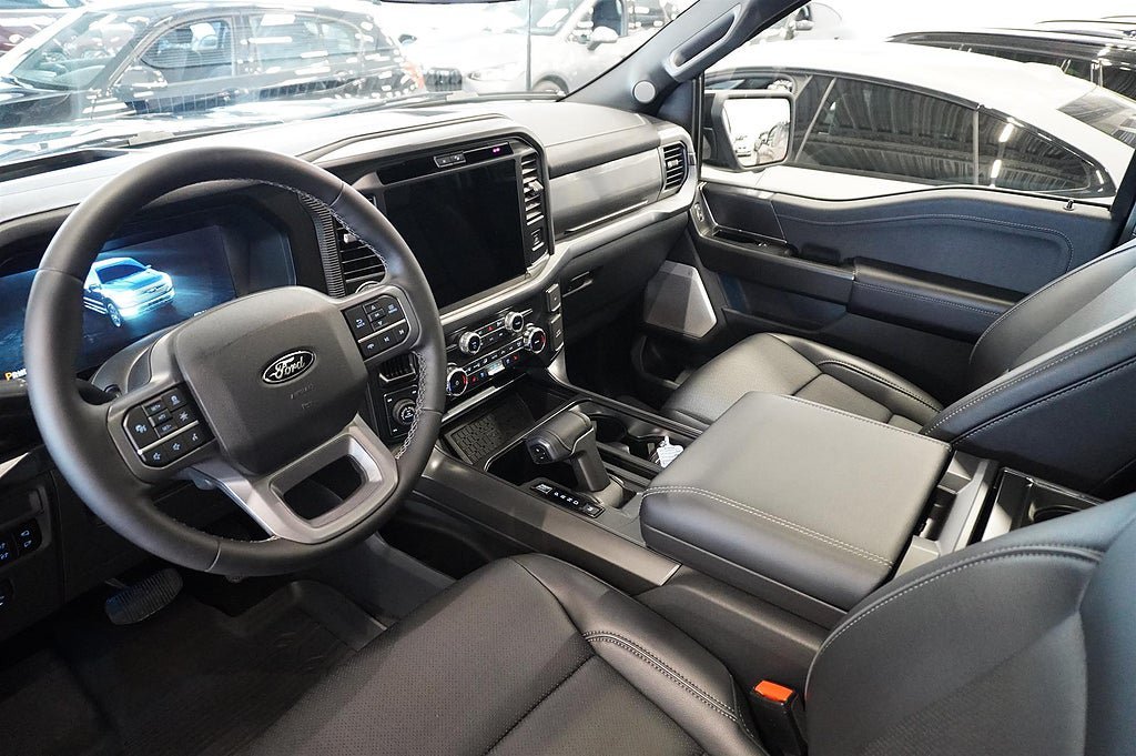 Vehicle Image 11