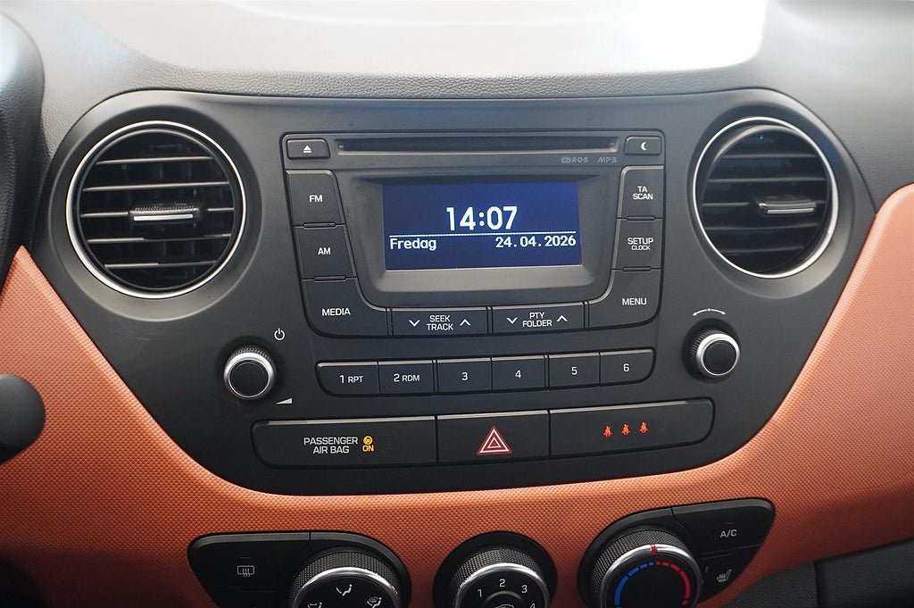 Vehicle Image 12