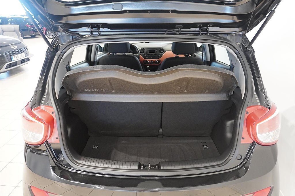 Vehicle Image 14