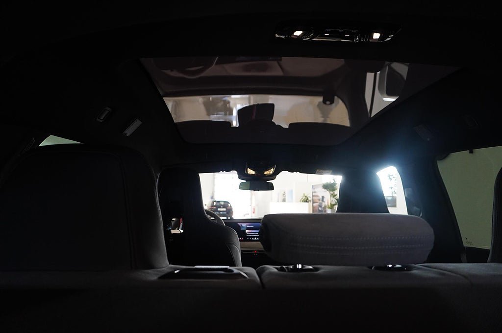 Vehicle Image 17