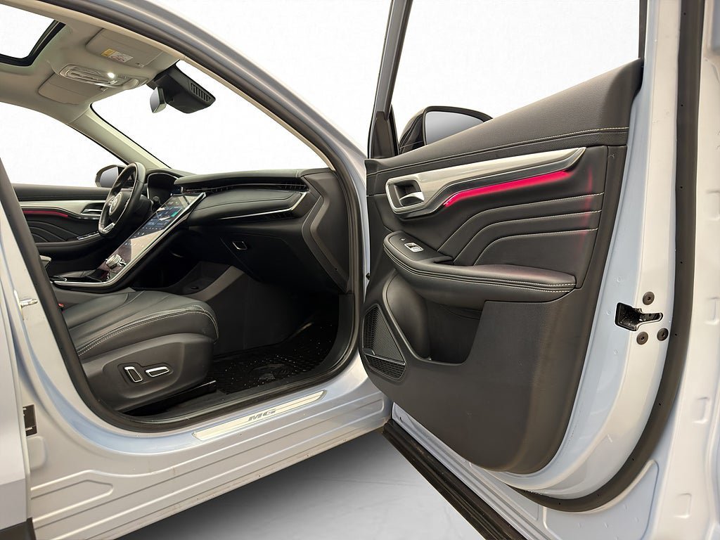 Vehicle Image 21
