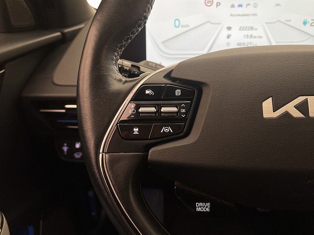 Vehicle Image 32