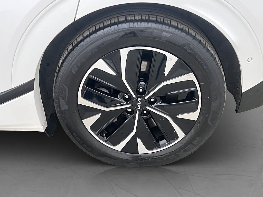 Vehicle Image 37