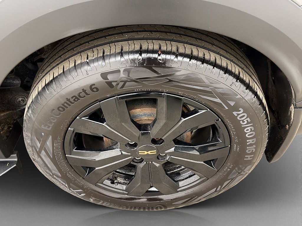 Vehicle Image 10