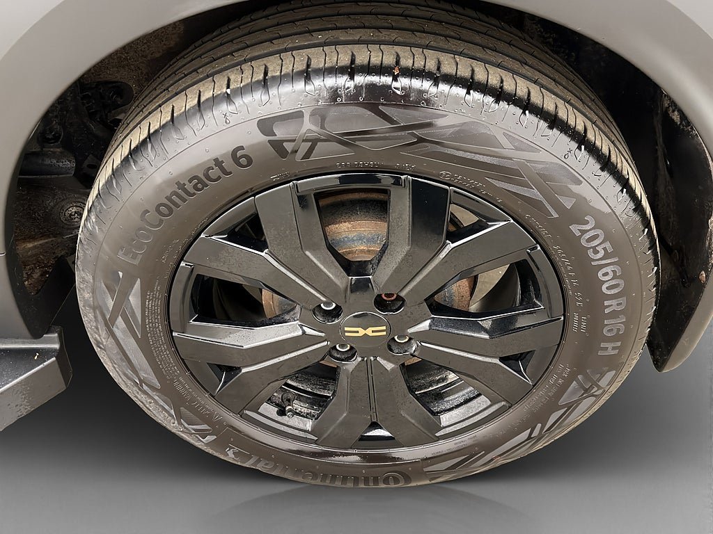 Vehicle Image 12