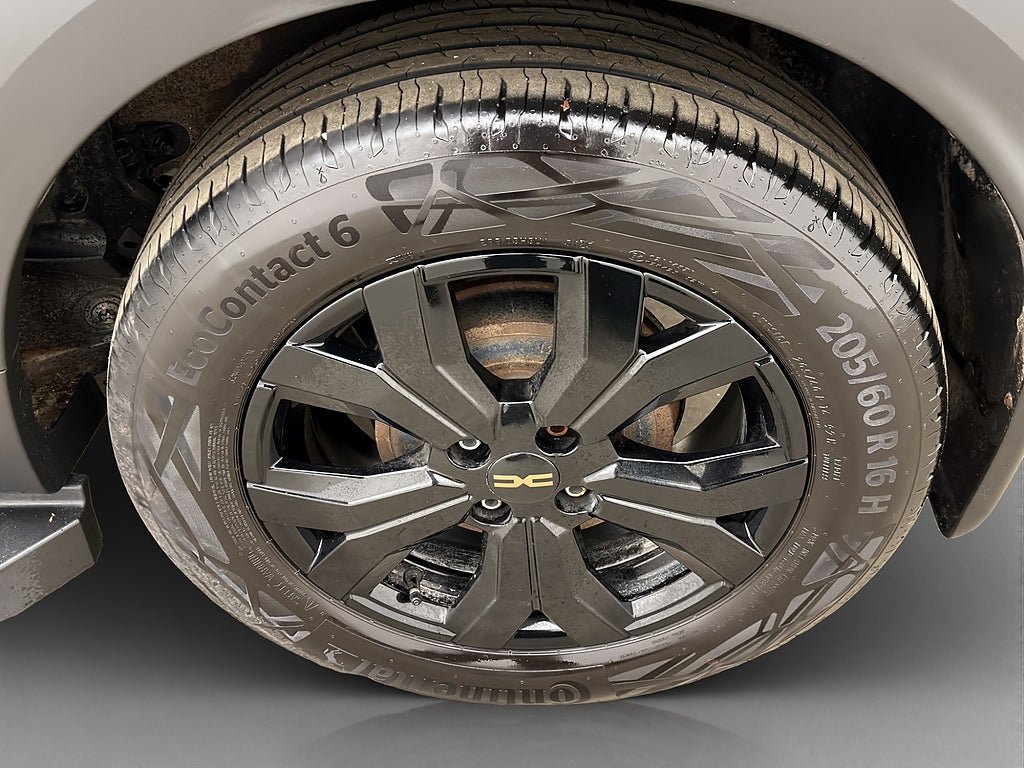 Vehicle Image 13