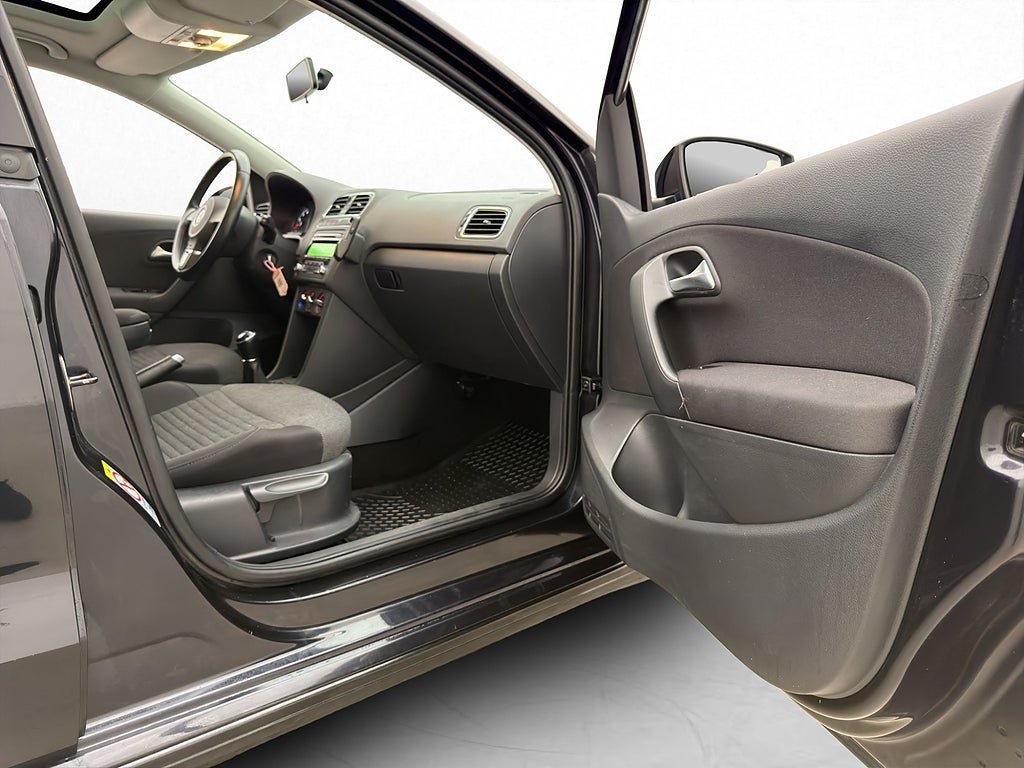 Vehicle Image 21