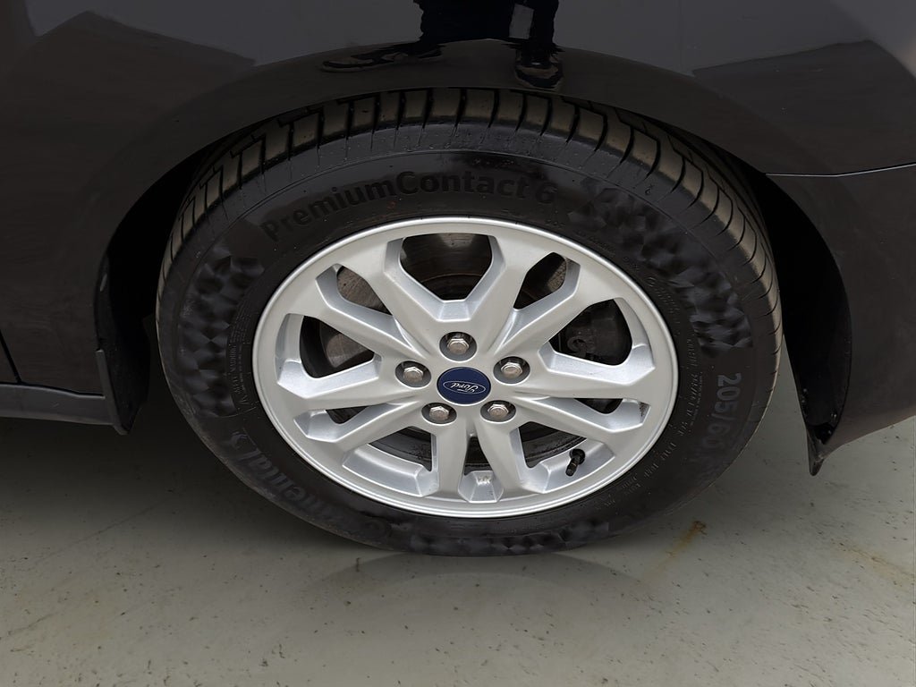 Vehicle Image 30