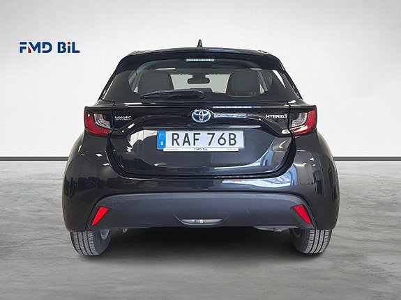 Vehicle Image 6