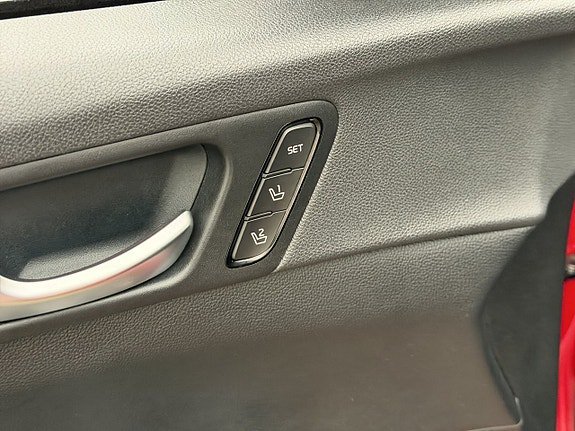 Vehicle Image 27