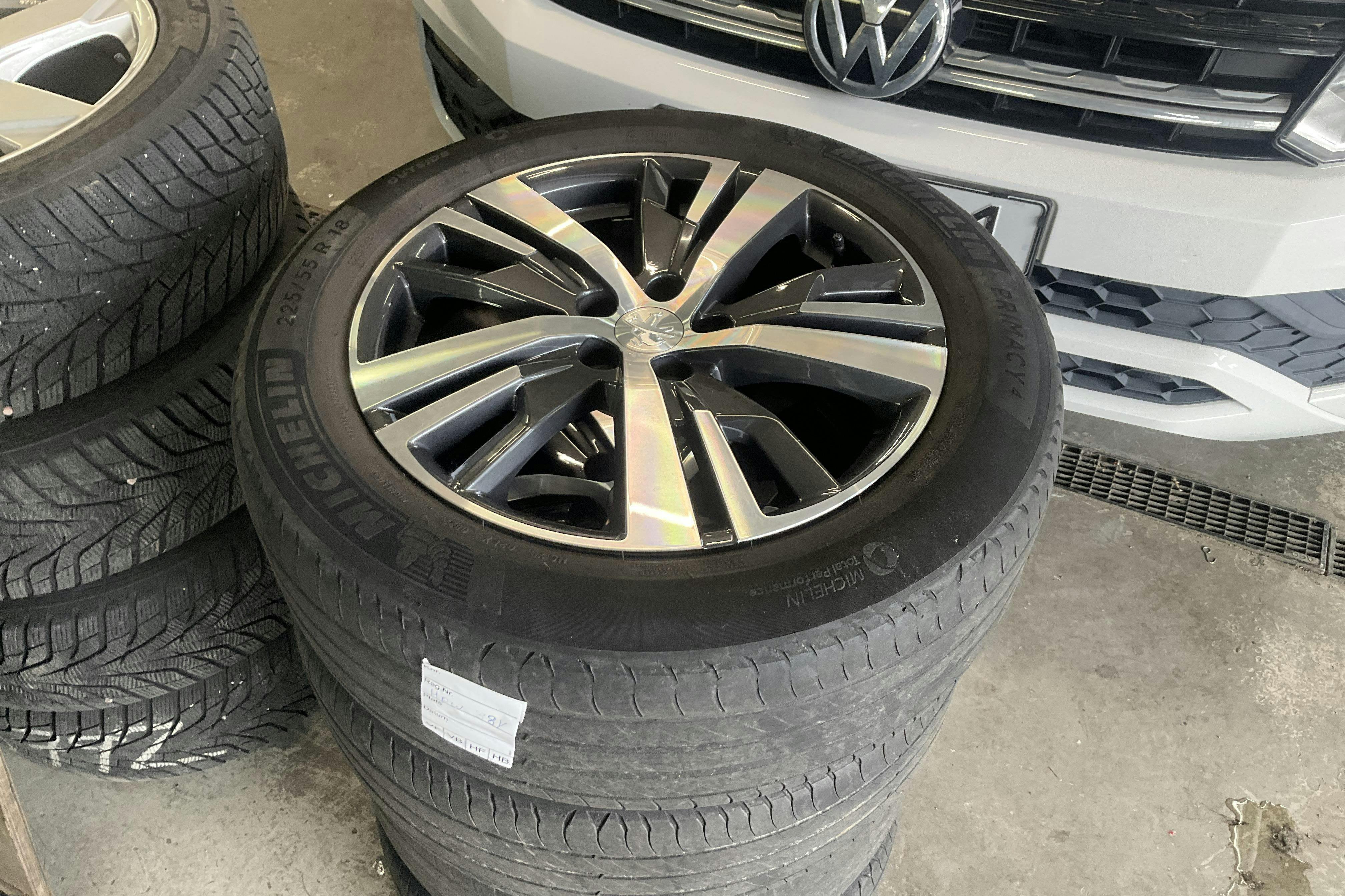 Vehicle Image 15