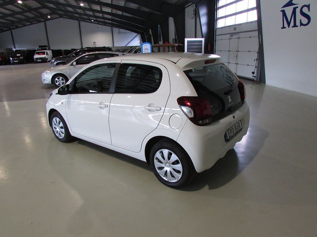 Vehicle Image 7