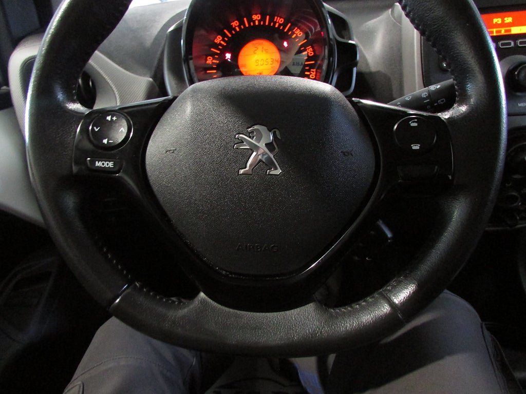 Vehicle Image 13