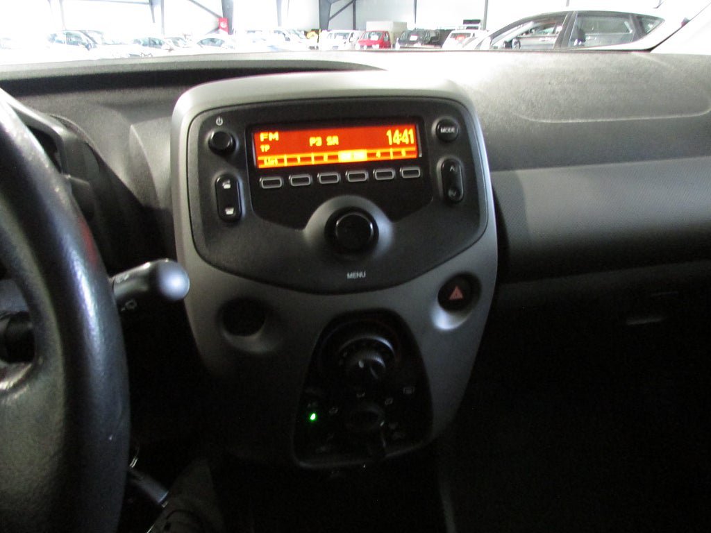 Vehicle Image 14