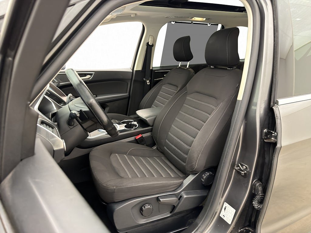Vehicle Image 23