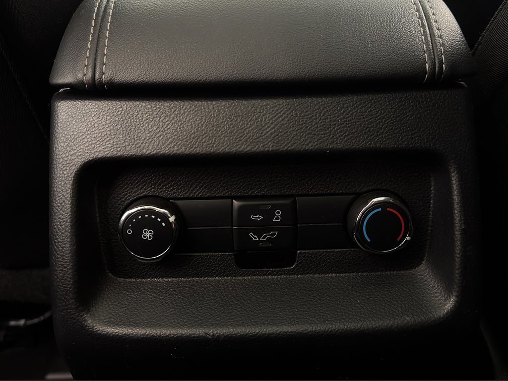 Vehicle Image 24