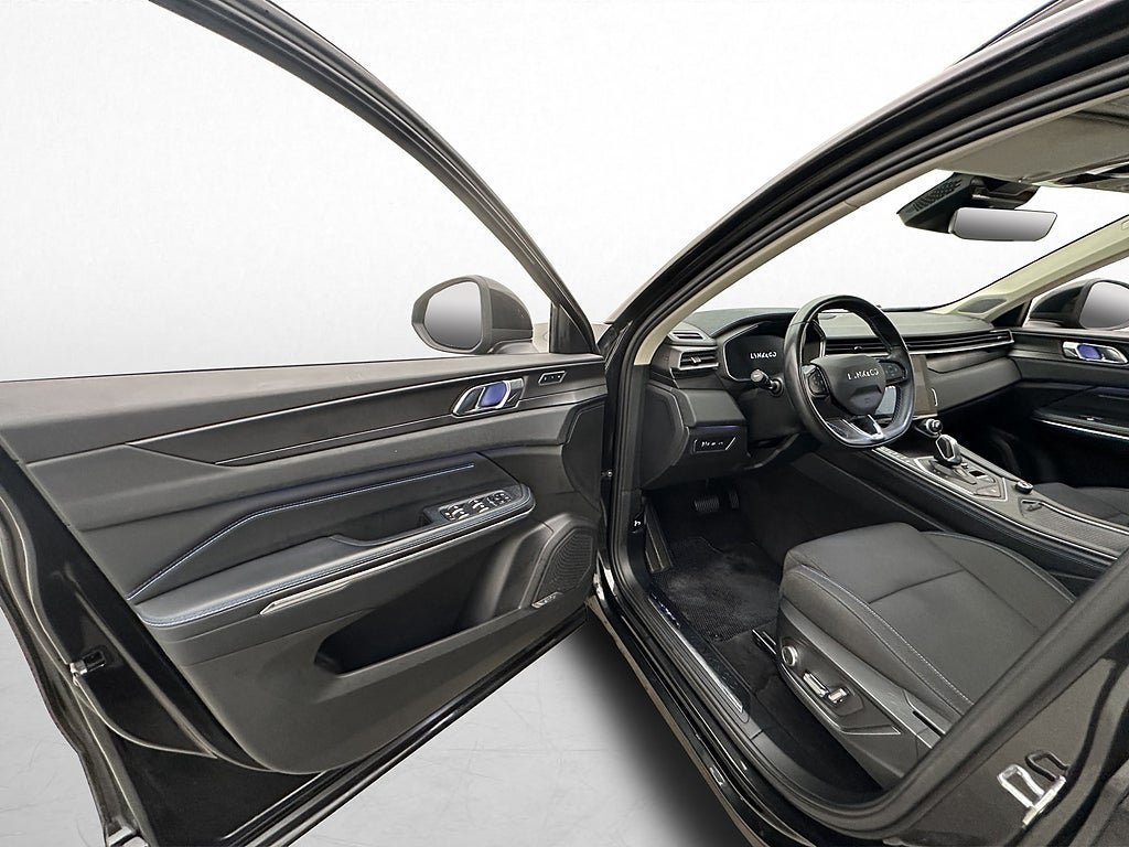 Vehicle Image 10