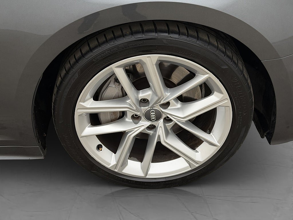 Vehicle Image 36