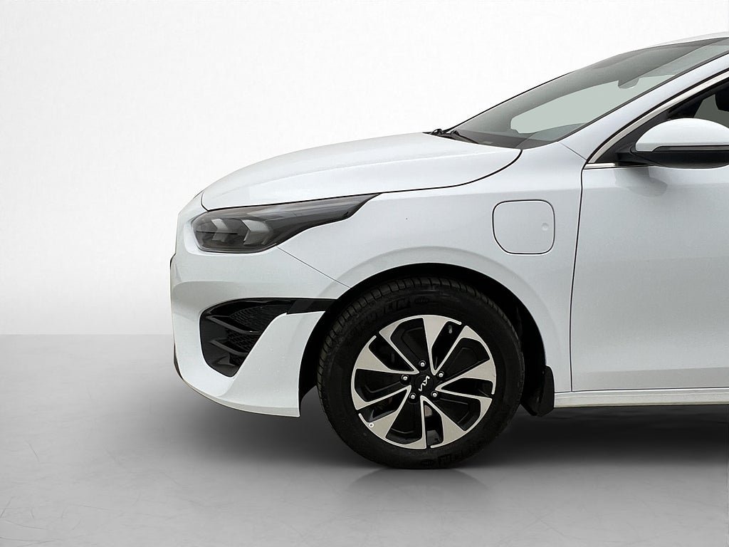 Vehicle Image 32