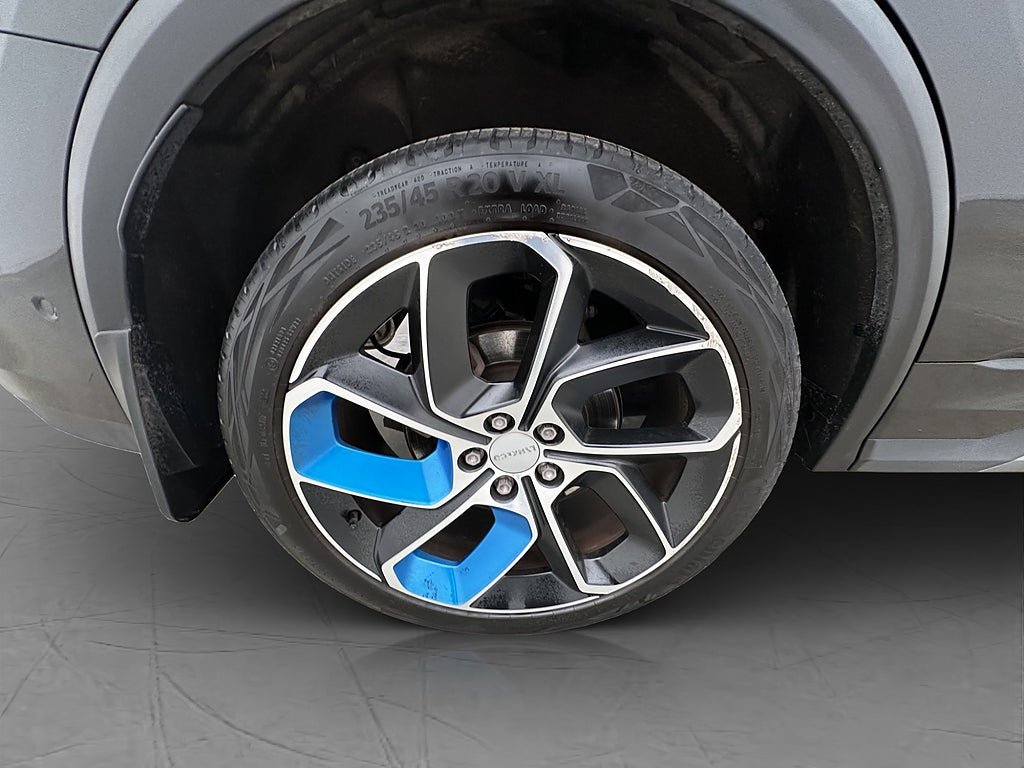 Vehicle Image 38