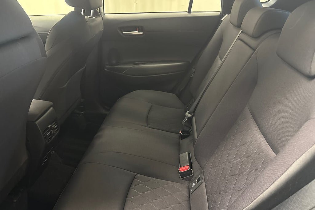 Vehicle Image 12