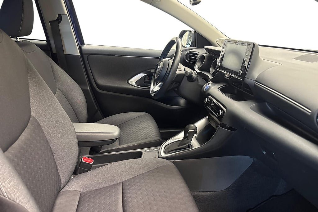 Vehicle Image 10