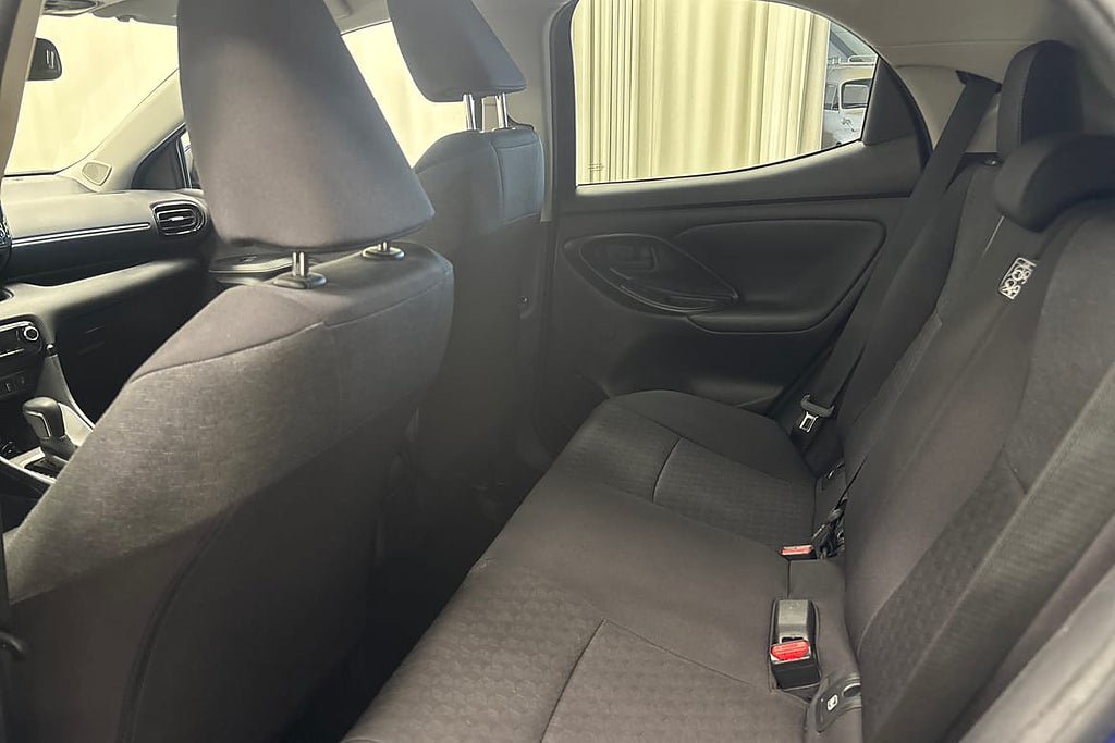 Vehicle Image 12