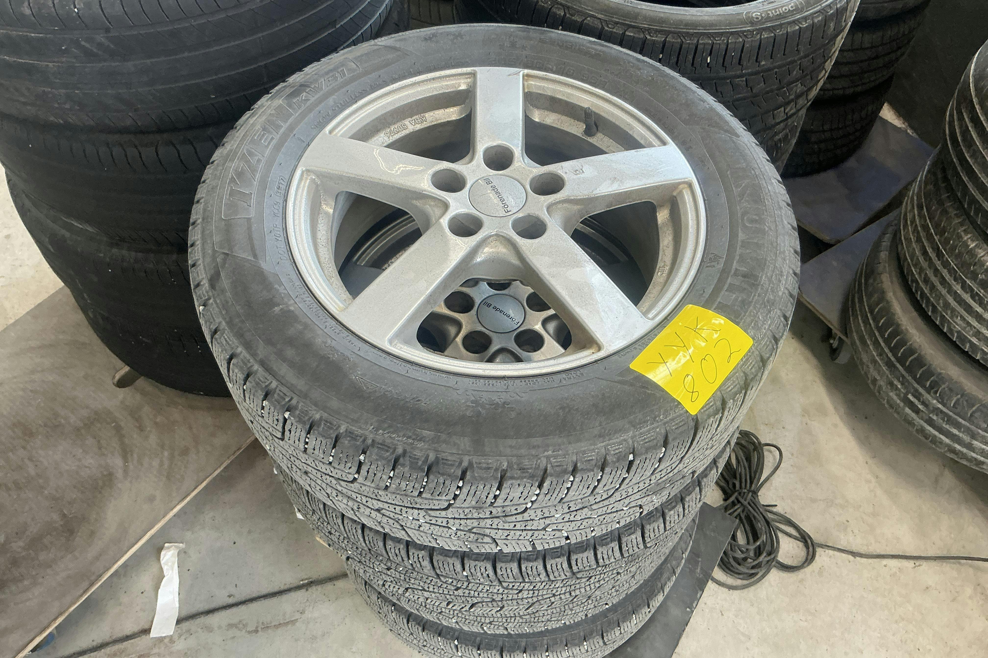 Vehicle Image 14