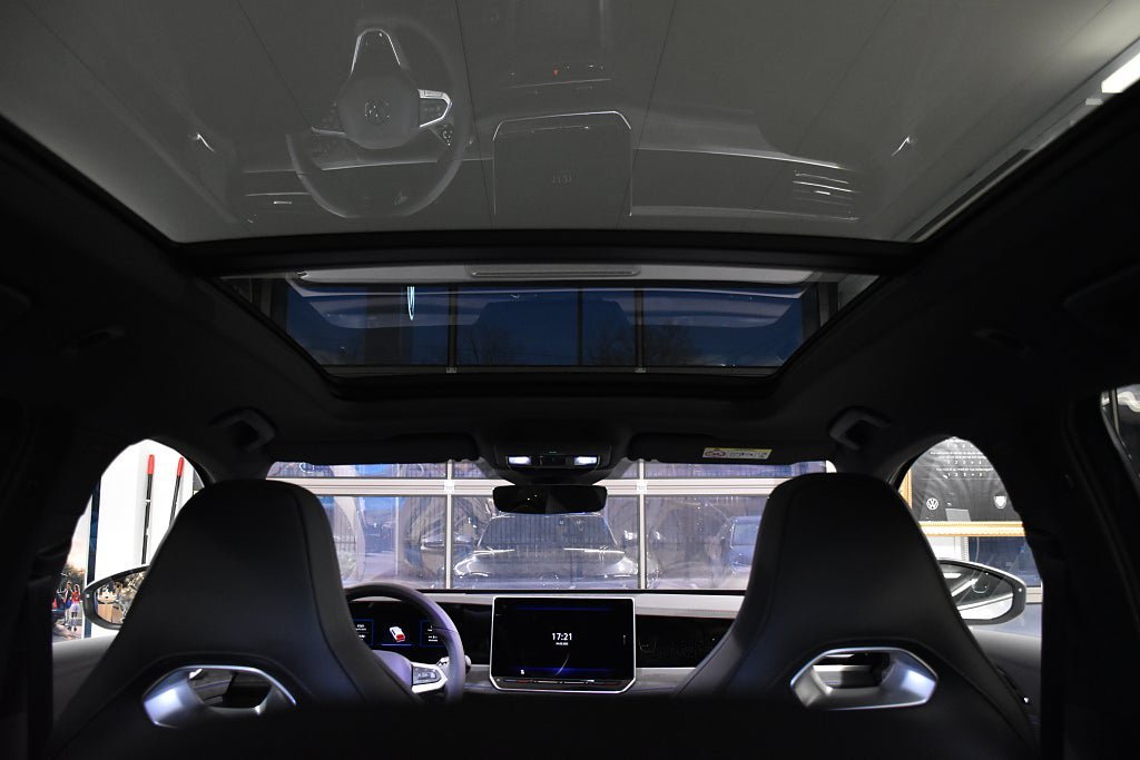 Vehicle Image 30