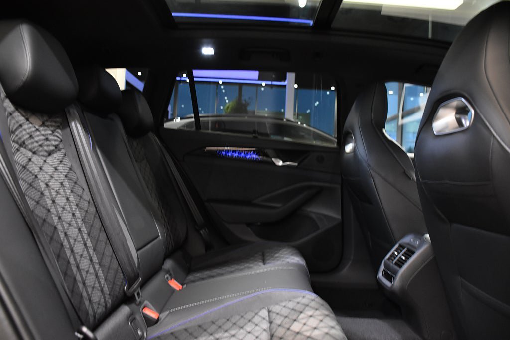 Vehicle Image 31
