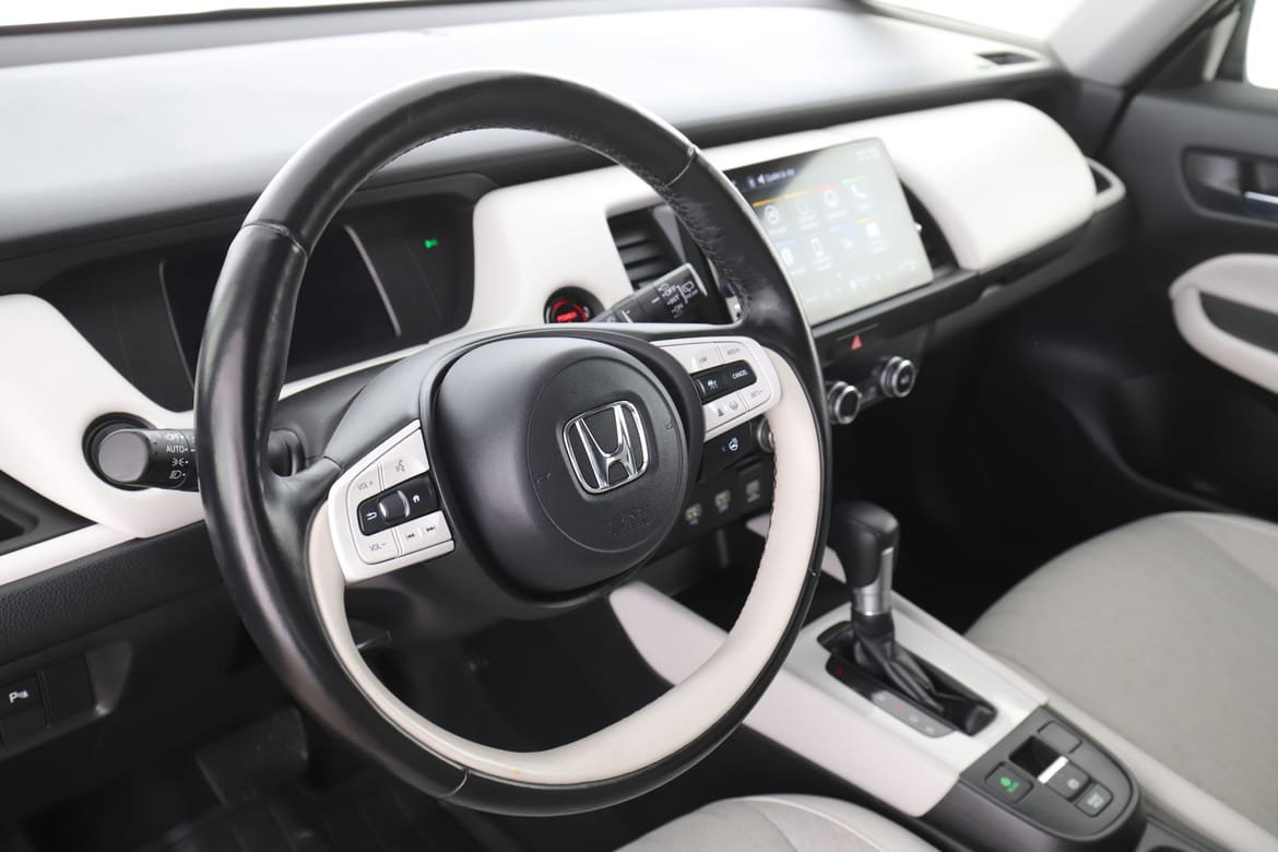 Vehicle Image 12