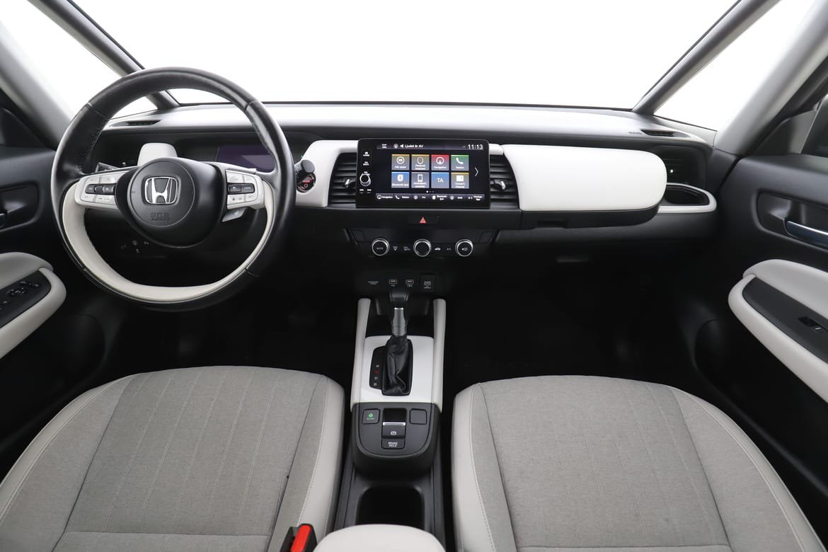 Vehicle Image 13