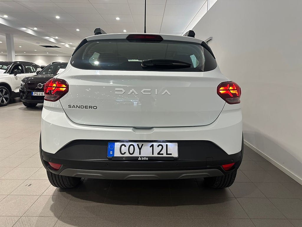 Vehicle Image 8