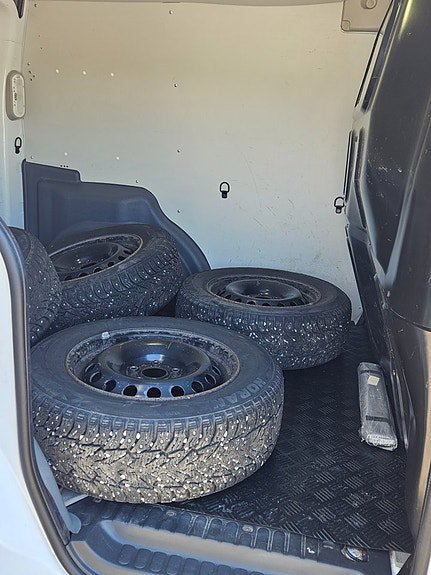 Vehicle Image 8