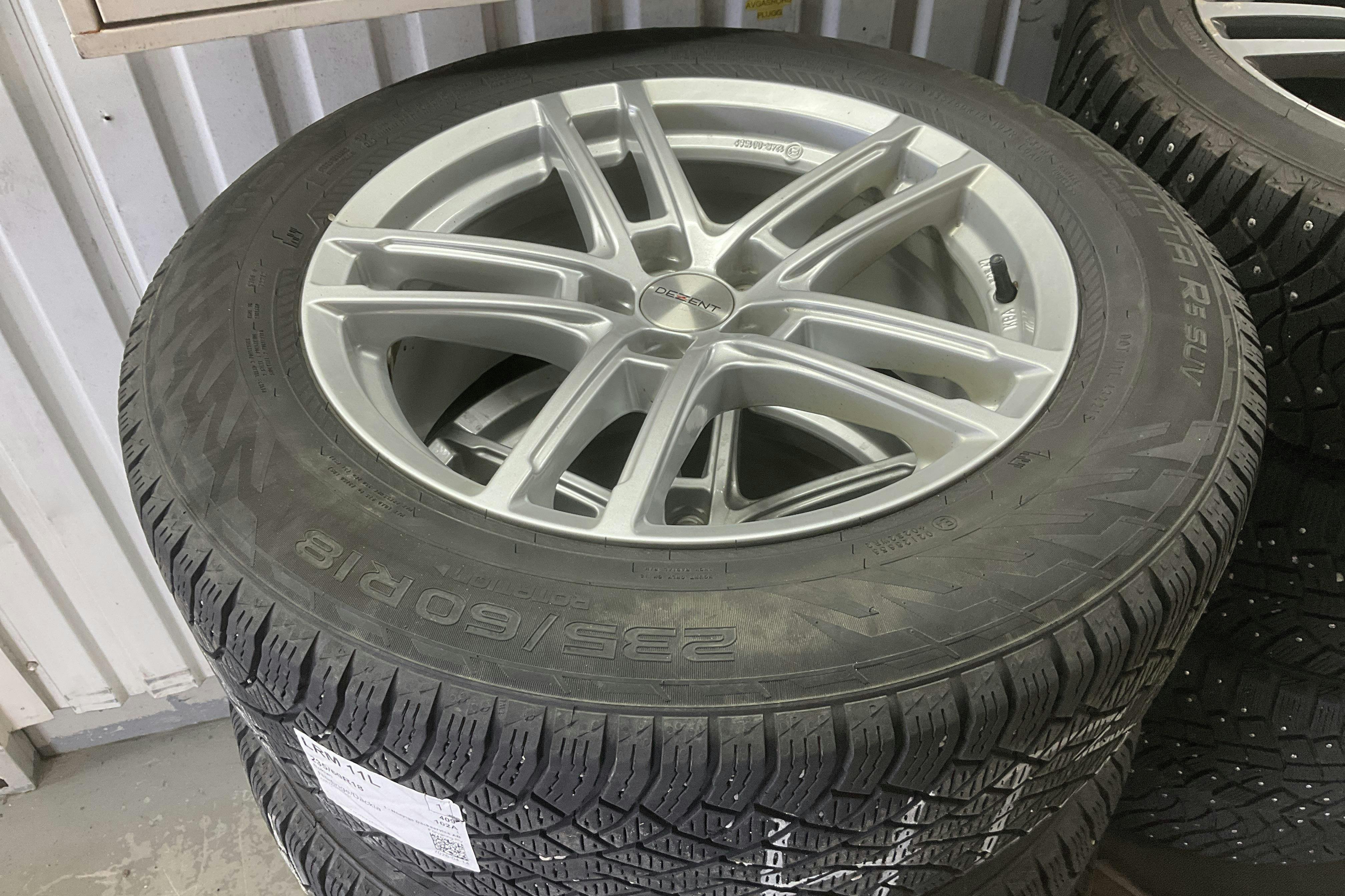Vehicle Image 14
