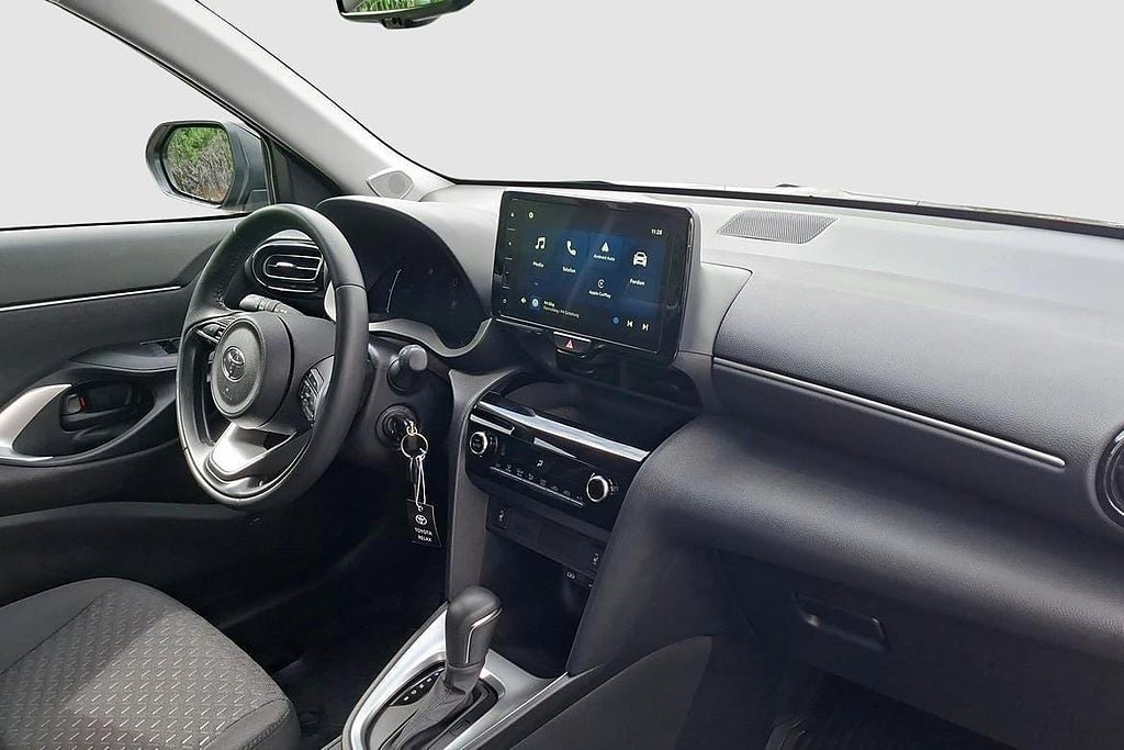 Vehicle Image 8