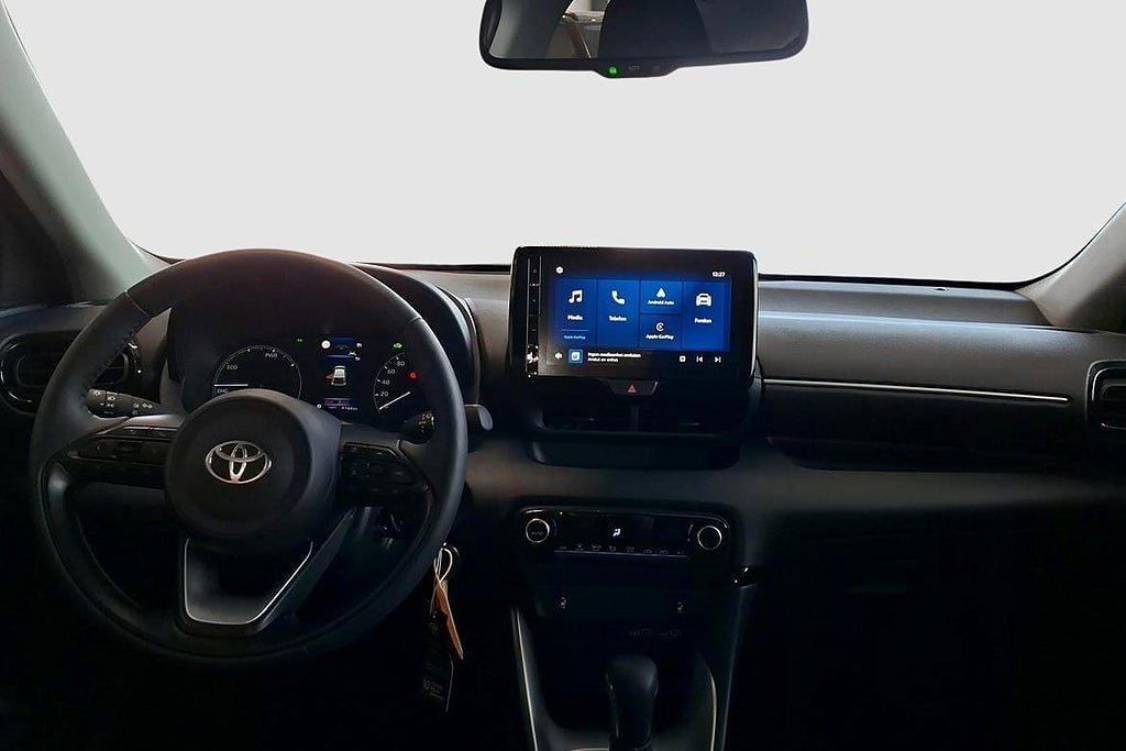 Vehicle Image 10