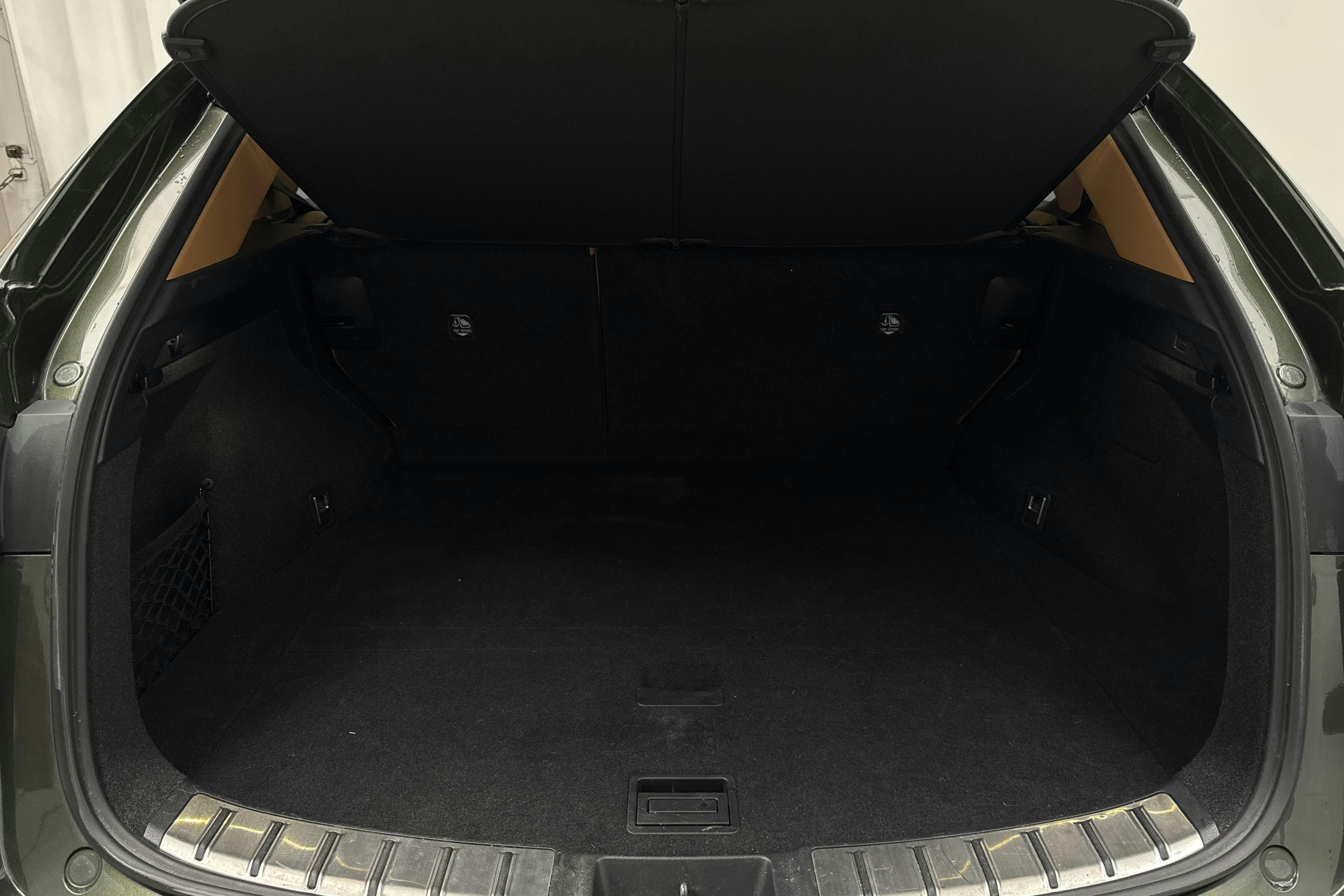 Vehicle Image 8