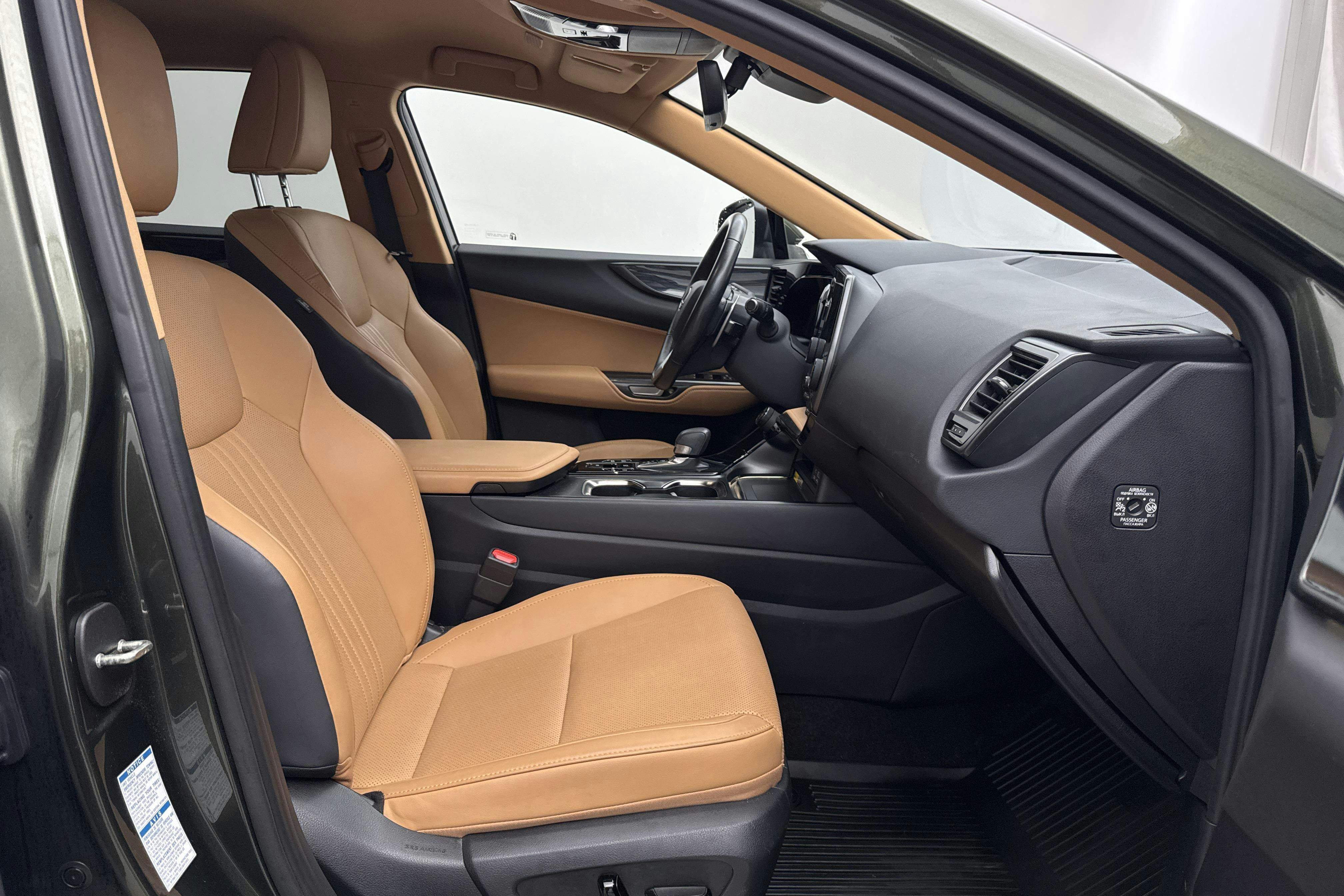 Vehicle Image 9