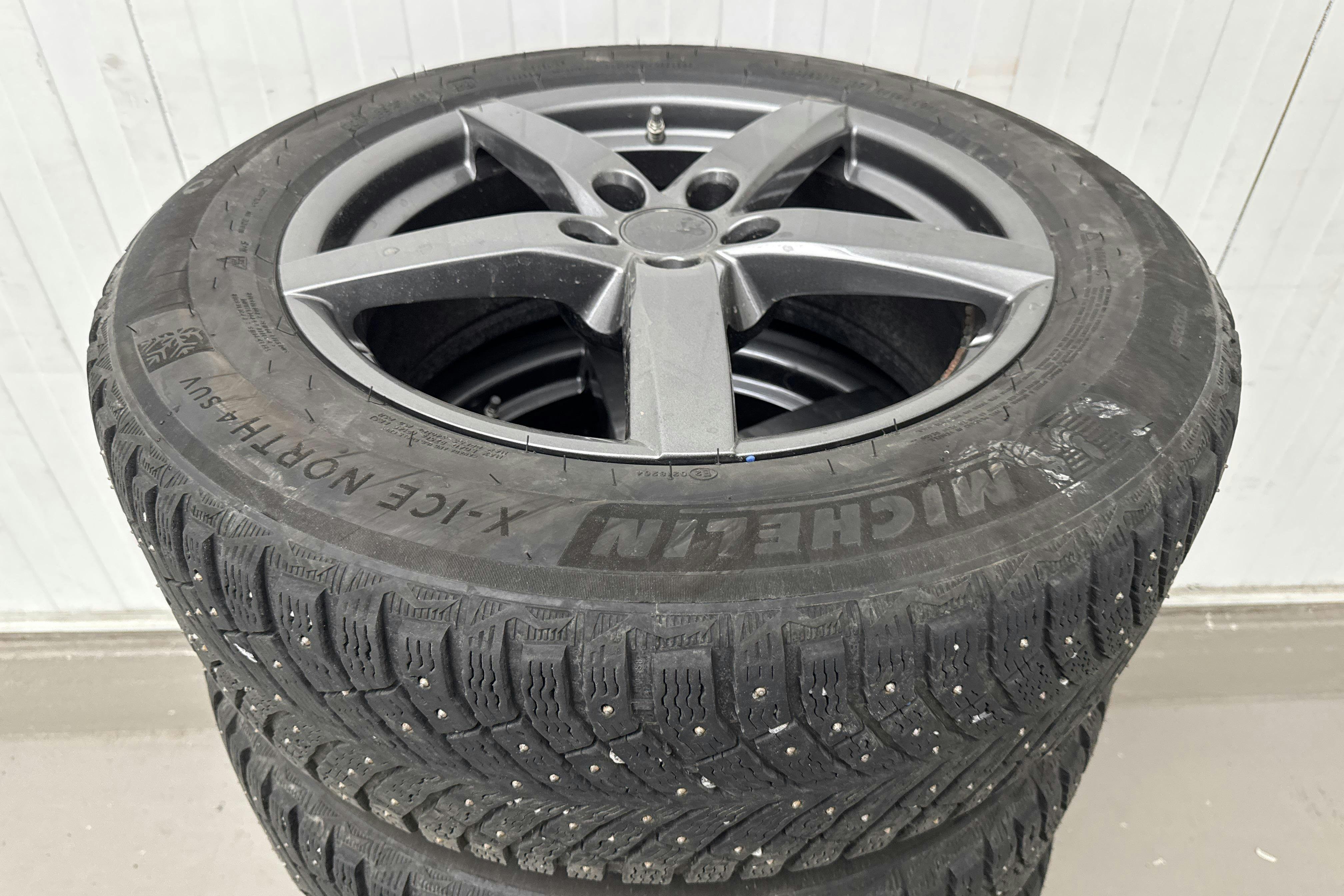 Vehicle Image 11