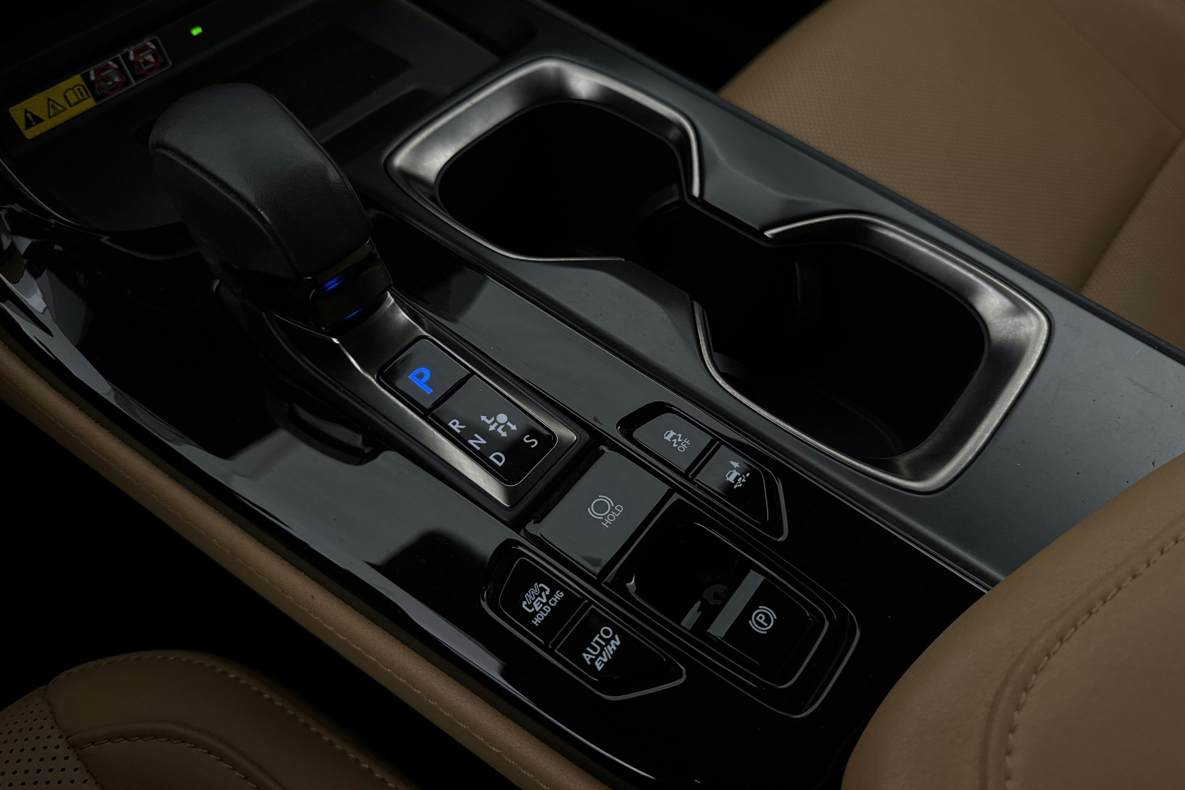 Vehicle Image 16
